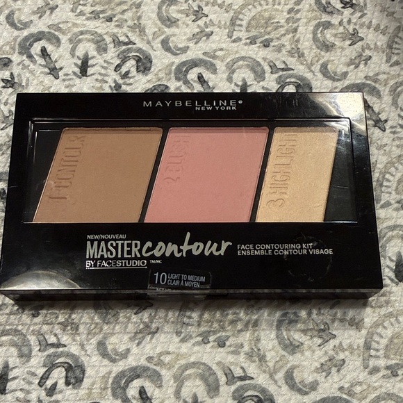 Maybelline Other - Maybelline Face Studio Master Contour Face Contouring Kit. Brand new and sealed